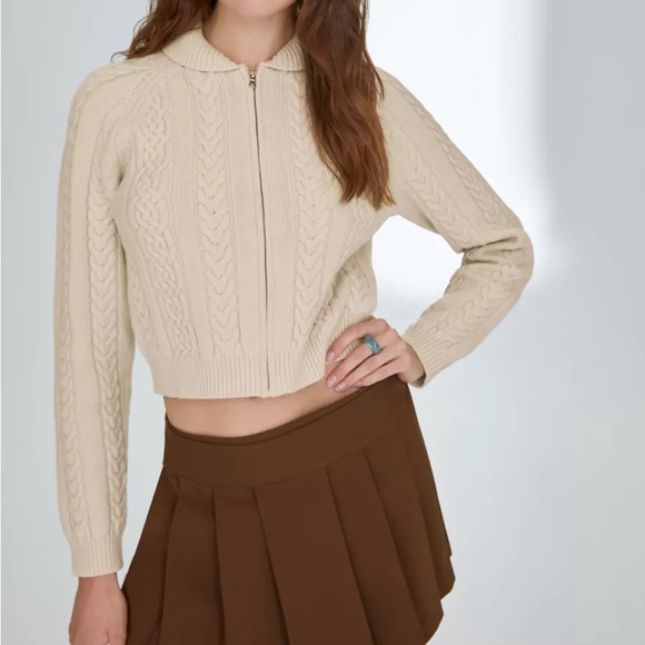 Aritzia Sunday Best Gigi Zip-Up Cardigan Sweater - Picture 2 of 6